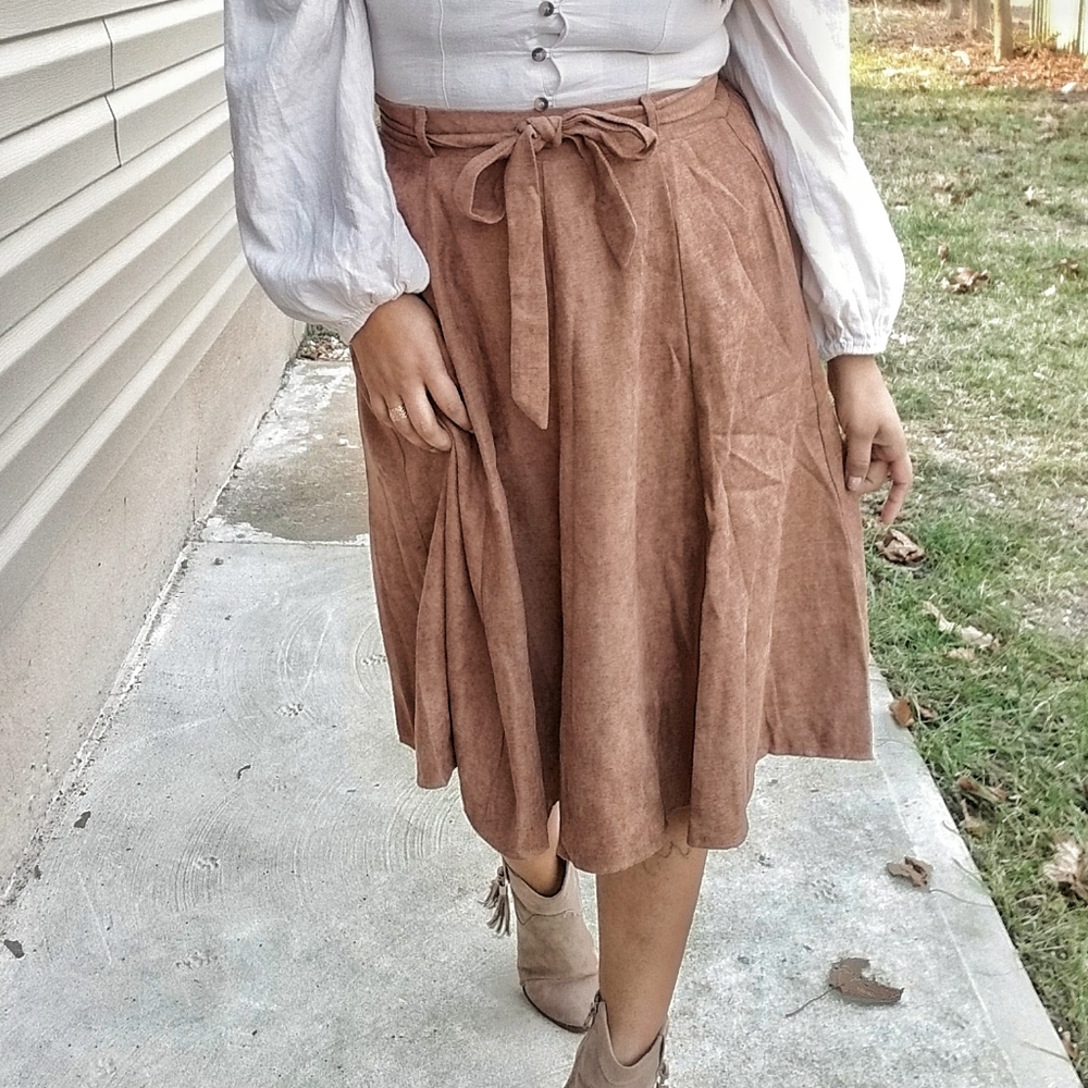 ▪︎FLASH SALE▪︎SWEETEST THING BROWN TAN MIDI SKIRT - Picture 4 of 12